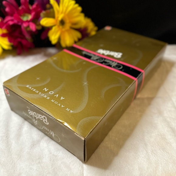 Vintage 1996 Barbie Doll Avon Exclusive Edition Winter Rhapsody Second In Series - Picture 13 of 13